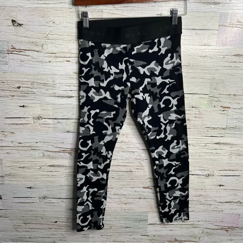 Koral Knockout Cropped Legging Black  Camo size medium gray black